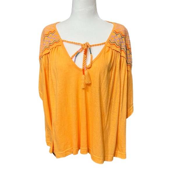 NWT Free People Market Embroidered Boho T-Shirt Short Sleeve V-Neck Over… - Picture 5 of 14